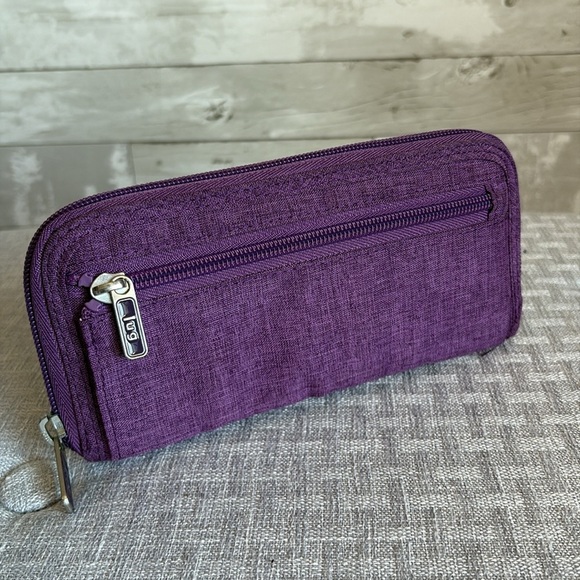 Lug VGC Quilted Wallet - Picture 4 of 7